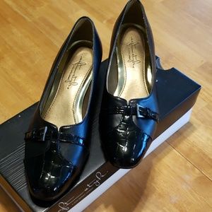 Hush Puppies Soft Style brand black shoes